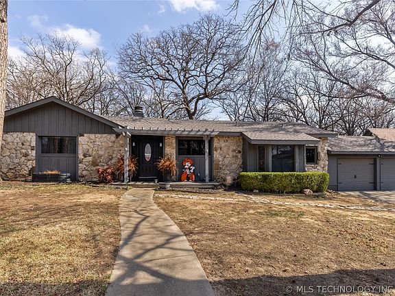 2nd image of 1404 Oakridge Rd