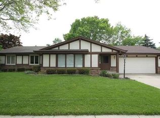 5647 Grandview Dr, Greendale, WI 53129