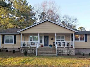 445 E Willow Lake Dr, Metter, GA 30439