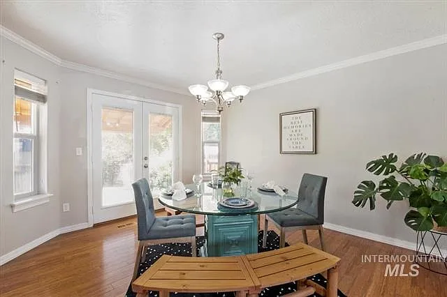 1437 NE Cinder Loop — Photo 4