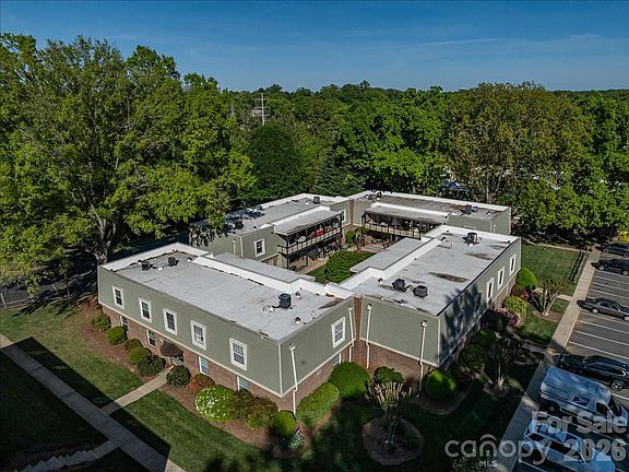 2nd image of 2606 Park Rd APT A