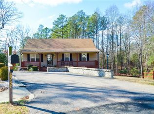 8237 Raven Run Dr, Mechanicsville, VA 23111