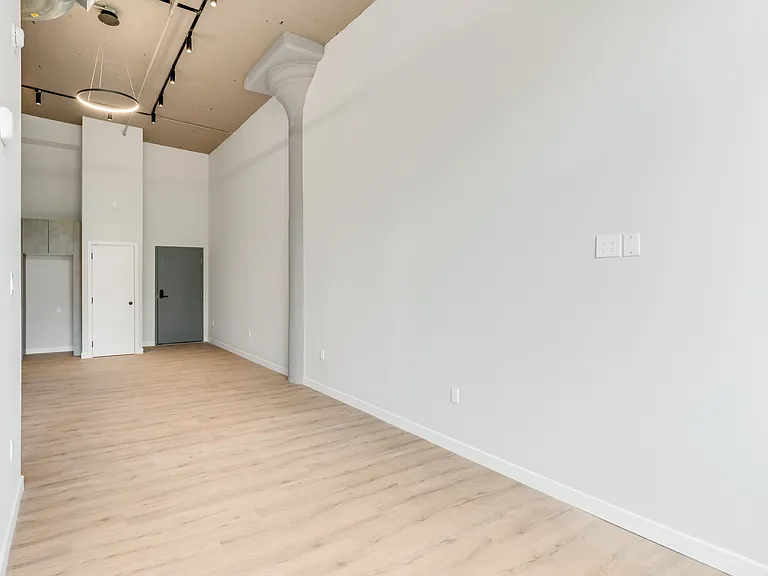Castor Lofts — Photo 19