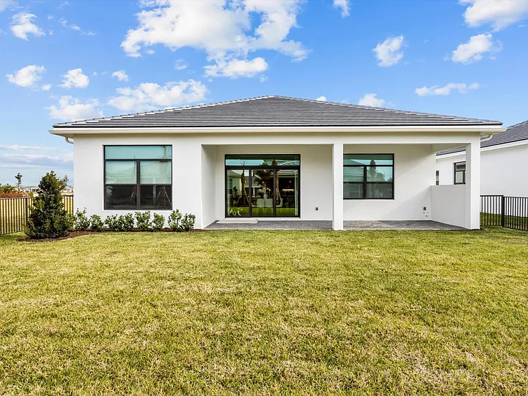 12882 SW Taranto Way — Photo 23