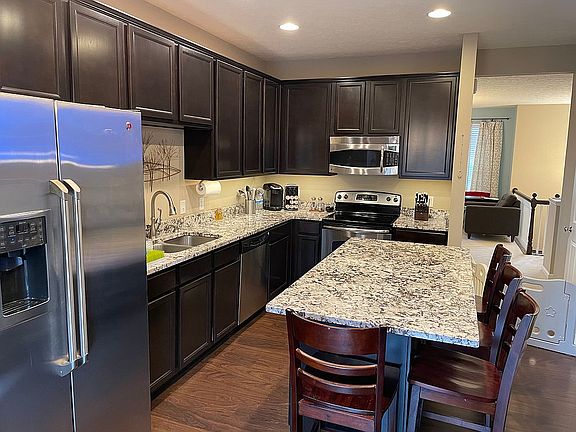 2nd image of 9520 Park Meridian Dr