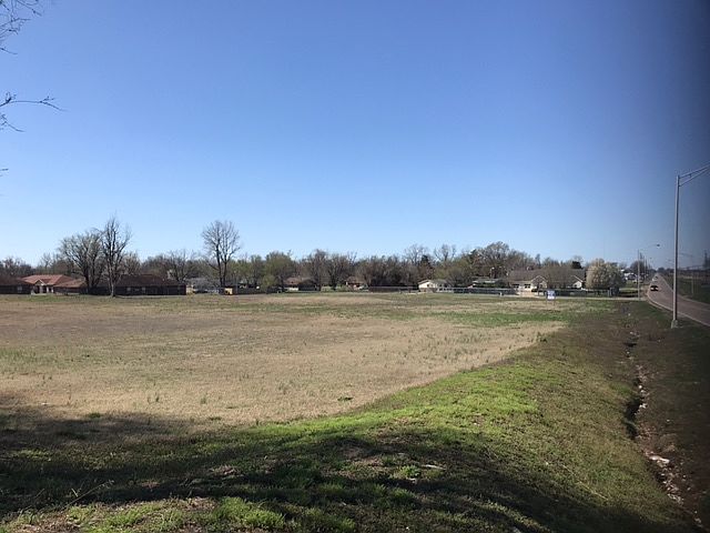 2nd image of Malone Ave W