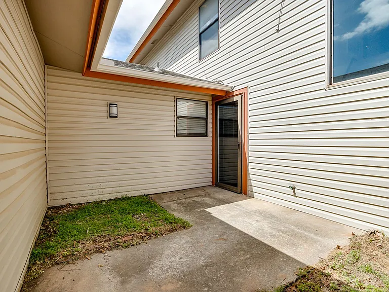 1705 N Gleason Ave — Photo 4
