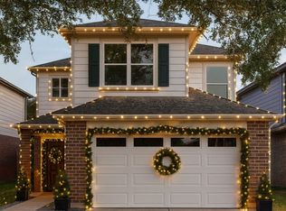 747 W Oak Dr, Houston, TX 77073