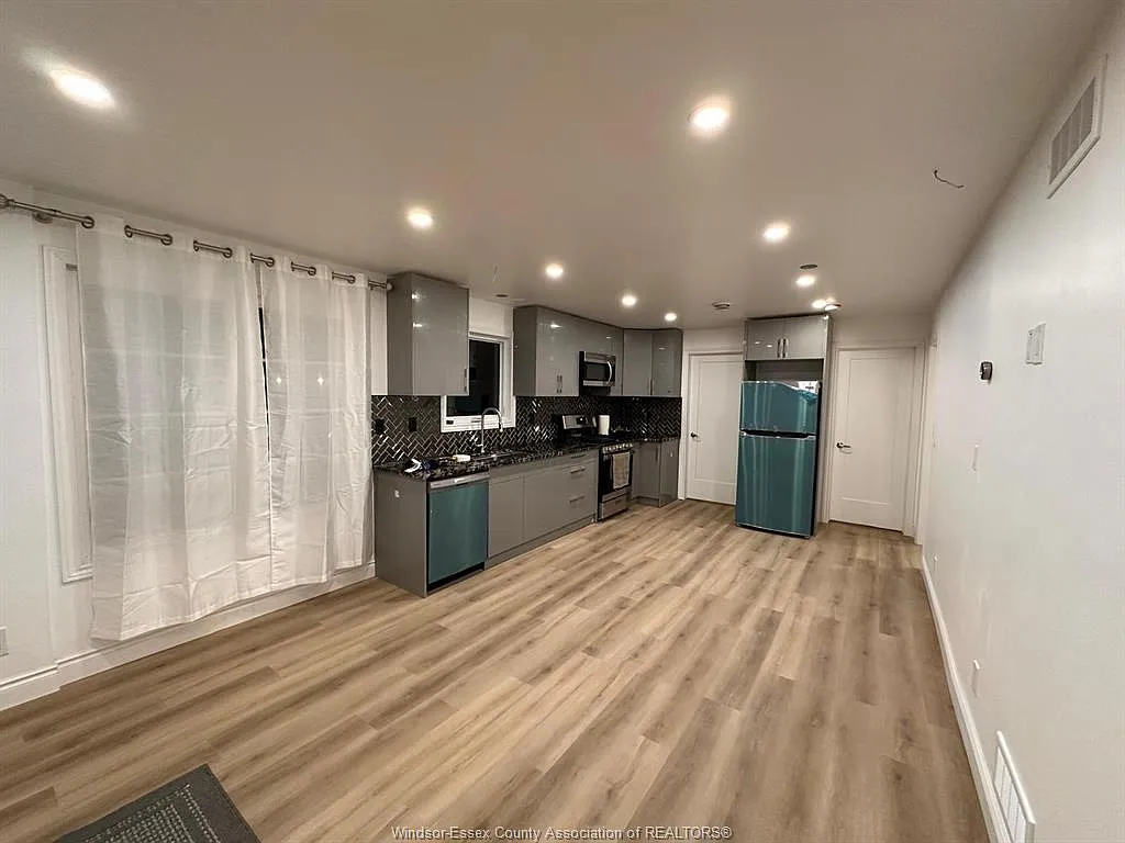2 bed, $1,950 — Photo 2