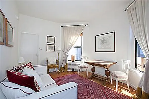 Rented by Domus Realty | media 17