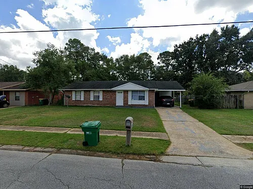 15821 Waycross Dr Photo 1