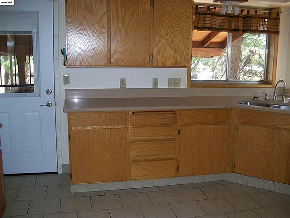 3rd image of 687-680 Ivy Way
