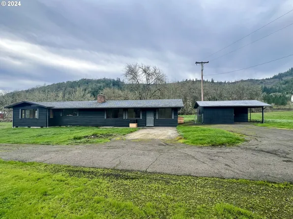 7880 N Umpqua Hwy, Roseburg, OR 97470