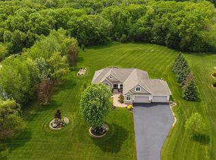11155 Red Leaf Dr, Rogers, MN 55374