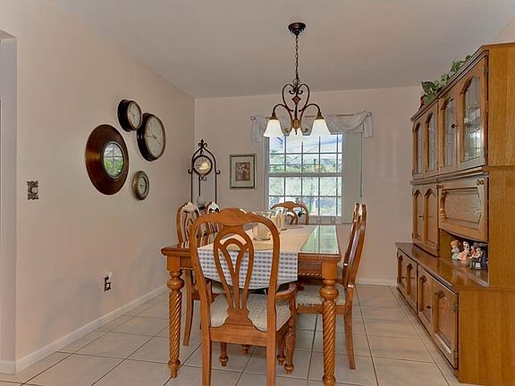 5th image of 7217 Woodbrook Dr