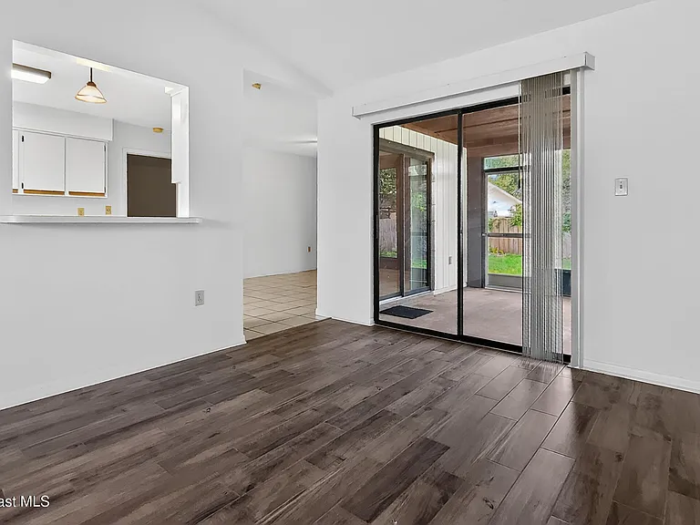 1141 Mast Ct SE — Photo 6