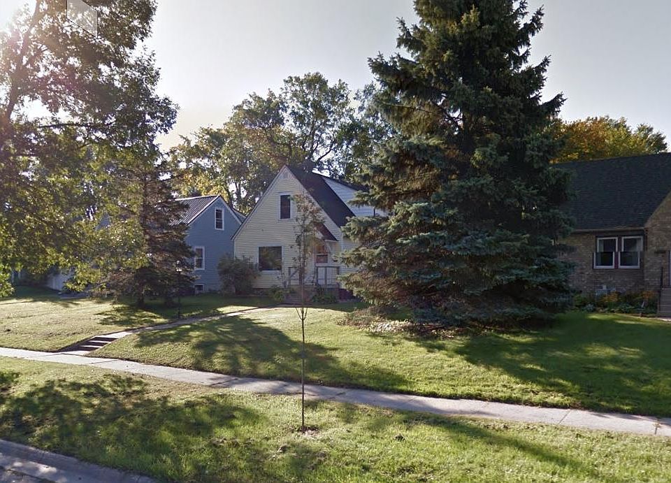 2nd image of 531 W Alcott Ave
