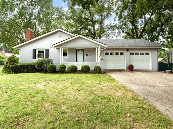7915 W 77th St, Overland Park, KS 66204