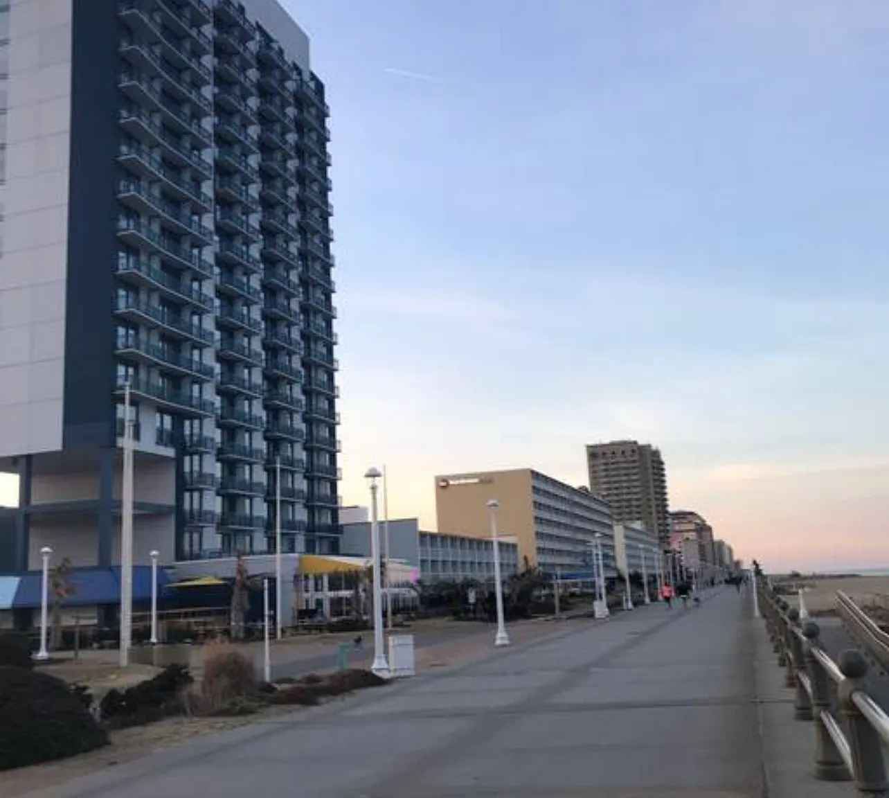 2 bed, 1000 sqft, $2,300 — Photo 3