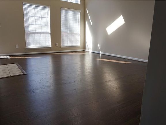 5th image of 2221 Goodwood Blvd SE
