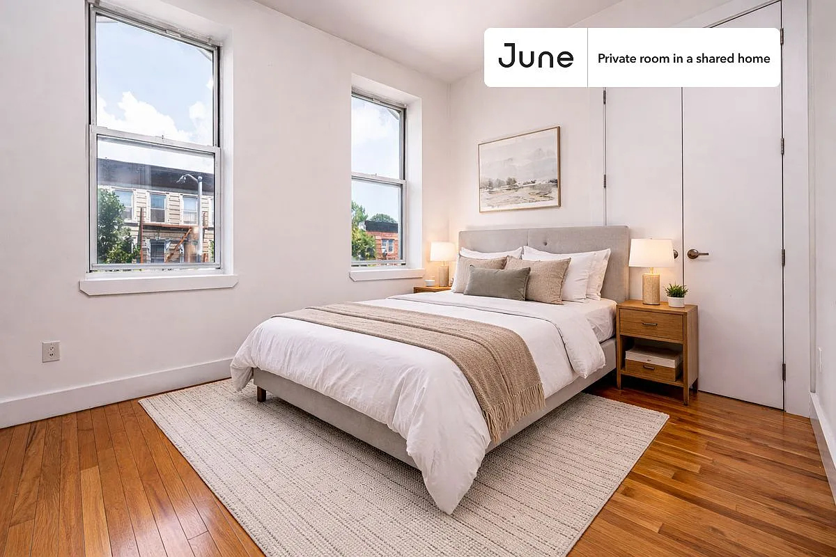 Queen bedroom in 3 bed/1 bath home in Bedford-Stuyvesant #1892 C — Photo 1
