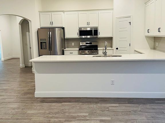 4th image of 211 Theo Grey Ave