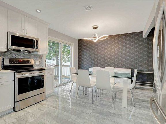 5th image of 59 Narcisus Ave