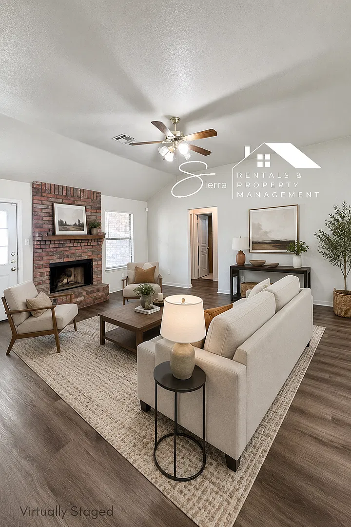 Inviting 3 Bedroom 2.25 Bath home in Hymesa Estates! — Photo 2