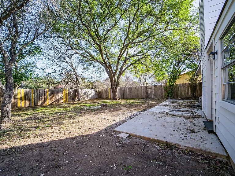 5866 Cliff Path — Photo 37