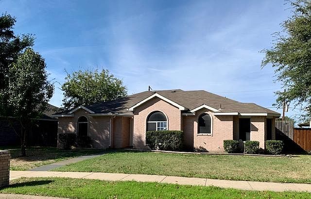 1st image of 809 Hillbrooke Dr