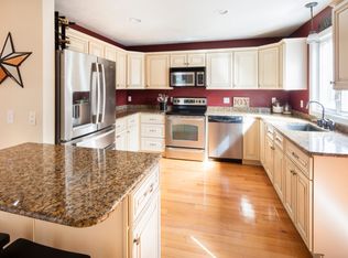 3 Henry Marsh Rd #B, Oxford, MA 01540