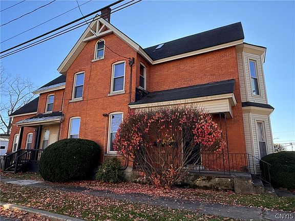 4th image of 208 N Madison St
