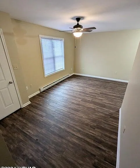 253 Underwood St — Photo 3