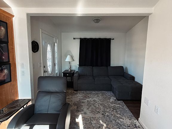 3rd image of 60 Cinder St