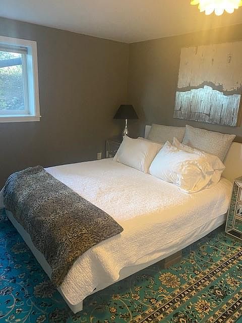 Bedroom #2, Queen size bed