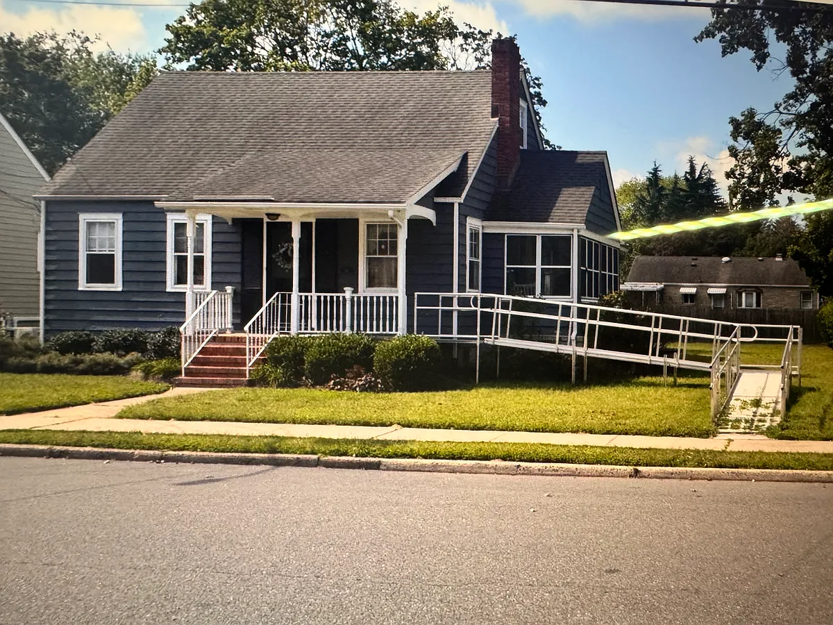 Building Photo - 127 Bentley Ave #2