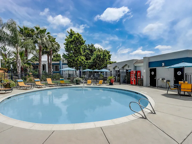 Cove La Mesa — Photo 14