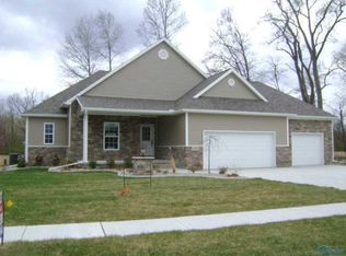 7411 Cross Ridge Rd, Holland, OH 43528