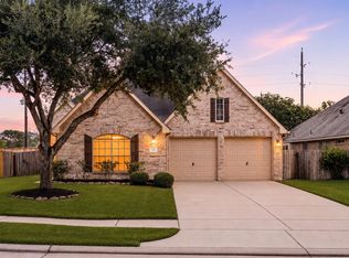 2407 Quiet Arbor Ln, Pearland, TX 77581