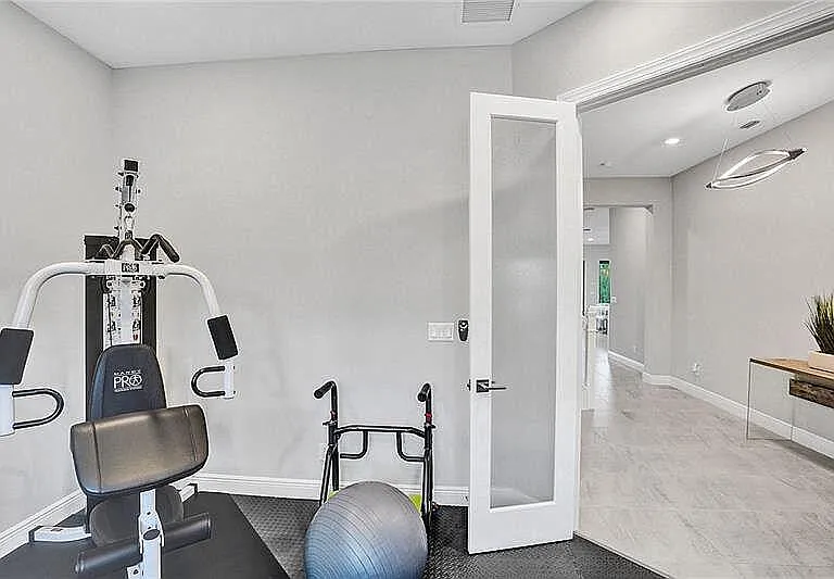 11720 Waterway Cir — Photo 46