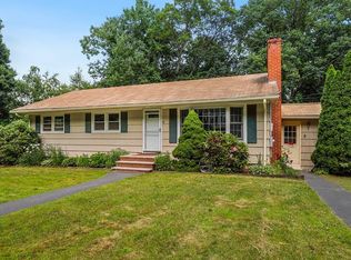 8 Cedar St, North Chelmsford, MA 01863