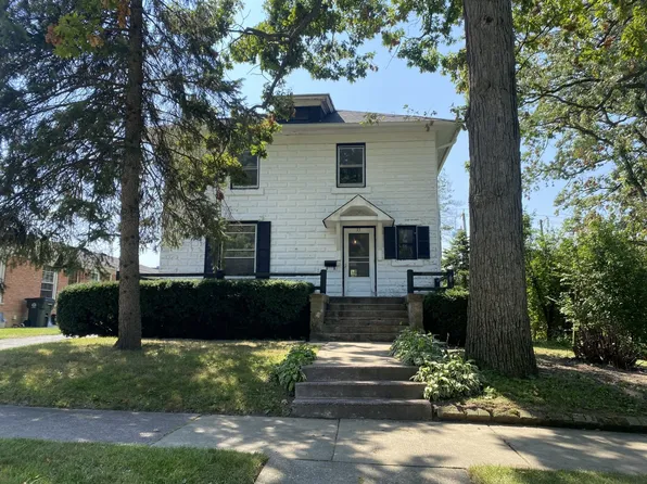 33 E North Ave, Lake Bluff, IL 60044