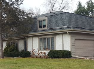 100 Florida Ct, Golden Valley, MN 55426