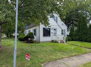 2345 10th St, Cuyahoga Falls, OH 44221