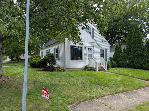 2345 10th St, Cuyahoga Falls, OH 44221