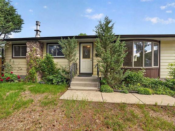 2nd image of 135 NW Huntcroft Way NE
