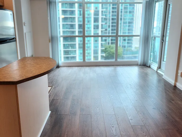 18 Yonge St #1113 — Photo 3
