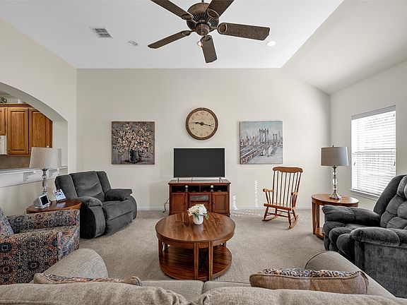 3rd image of 9033 Darby Ln