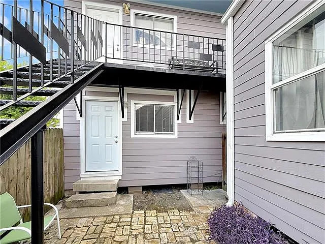 1916 Delachaise St #B — Photo 2