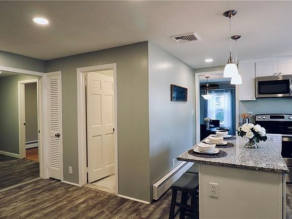 4th image of 3 Belaire Dr